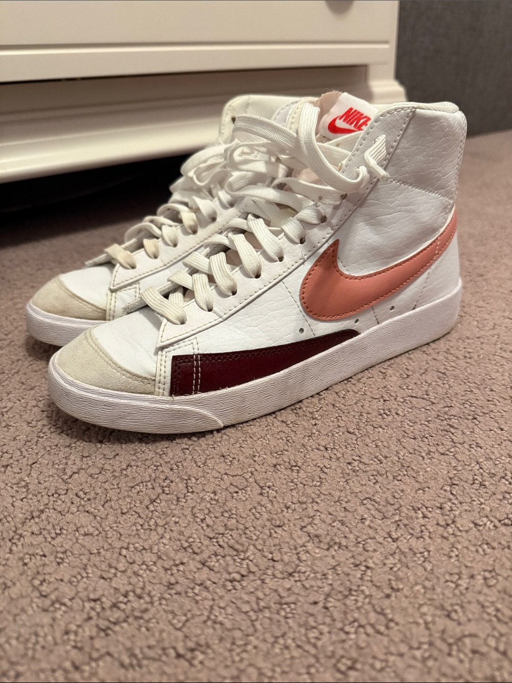Nike Blazer’s Women’s White High-Top Sneakers with Pink and Burgundy Accents